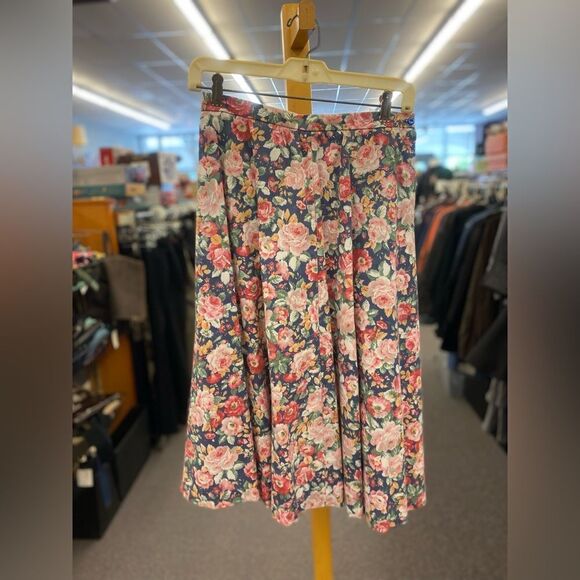 Handmade Ladies Sm/Med Pink & Blue Skirt Set - Picture 5 of 5